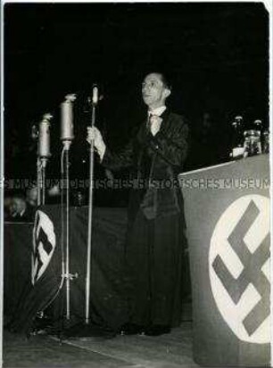 Joseph Goebbels spricht auf dem Gautag der NSDAP
