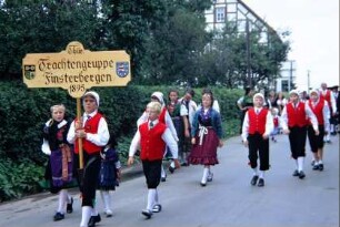 Festumzug, Trachtengruppe Finsterbergen 1895, Kinder mit Westen, Zipfelmütze