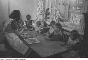 Kinderwochenheim der Handelsorganisation (HO), April 1951