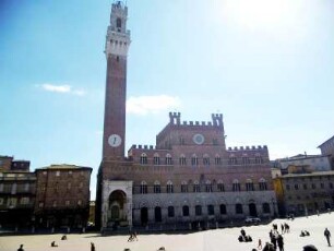 Siena: Piazza del Campo mit Palazzo Pubblico