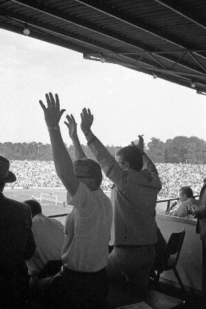 Fußballspiel KSC : Eintracht Braunschweig im Wildparkstadion.