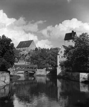 Schwäbisch Hall. Ortsteilansicht mit Sulfer Tor über die Kocher