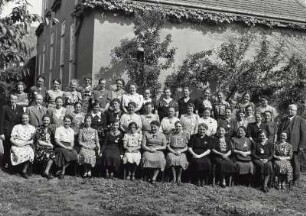 Gruppenbild der Damen zur Silbernen Konfirmation