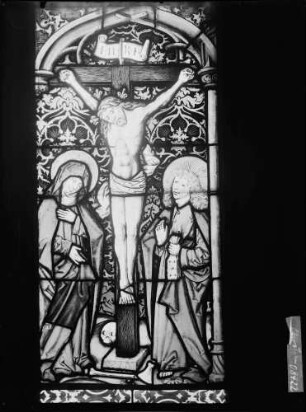 Schloß Eberstein Glasmalerei Kreuzigungsgruppe (15 Jahrhundert) Glasfenster kam aus der Pfarrkirche von Dühren