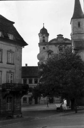 Ellwangen: Stadtkirche vom Marktplatz