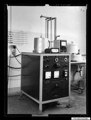 Hochvakuum-Legierungsofen; Foto 1963