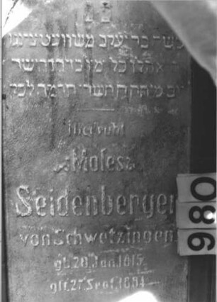 Grabstein 980 (Detailaufnahme)