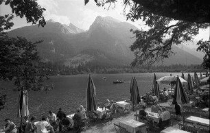 Hintersee: Strandcafé mit Hochkalter am Hintersee