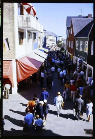 Helgoland: Straße in der Unterstadt, von oben