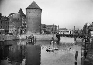 Danzig, Milchkannentor : Danzig (Gdansk/Polen). Milchkannentor (Anfang 16. Jahrhundert). Blick über die Neue Mottlau