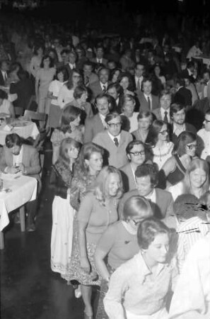 24. Tagung 1974 Chemiker; Studentenabend mit den Nobelpreisträgern: Polonaise