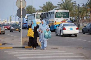 Hauptstadt Tripolis : Straßenszene im Zentrum der libyschen Hauptstadt Tripolis, aufgenommen 2006