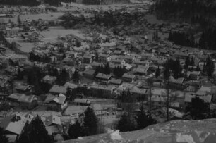 Mittenwald: neue Siedlungshäuser, von oben