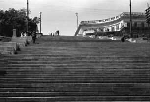 Odessa [Ukraine]: Die Potemkische Treppe mit dem Denkmal Richelieu