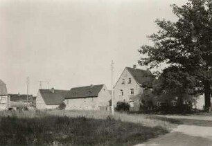 Breunsdorf. Straßenbild mit Höfen Nr. 6, 57 und 58 b. Zustand nach Freizug für Kohleabbau