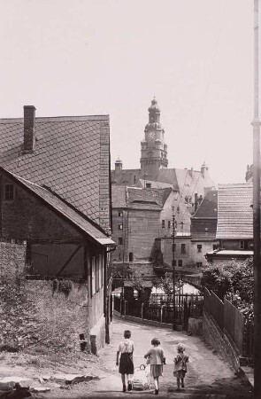 Döbeln, Altstadtgasse : Döbeln. Altstadtgasse. Blick zum Rathaus