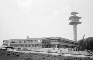 Freiburg: Oberpostdirektion; Fernmeldegebäude und Turm