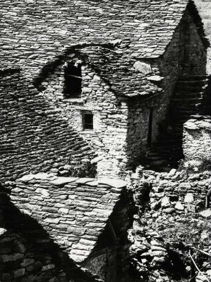 Dächer alter Steinhaüser im Val Verzasca