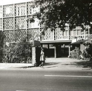 Lagos, Nigeria. Bischofs-Sitz am Bishopscourt (um 1960), Eingangsfront