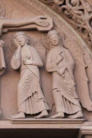 Nördliches Querhausportal — Kreuzigung Christi — Johannes der Täufer und Erzengel Michael