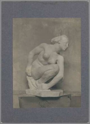 Hockende, 1906, Gips