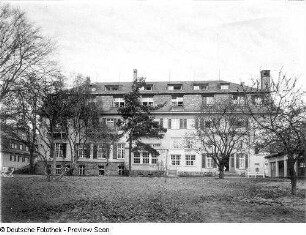 Dresden-Loschwitz, Malerstraße 31. Dr. Weidners Sanatorium (1914-1916; C. Sattler). Gartenfront