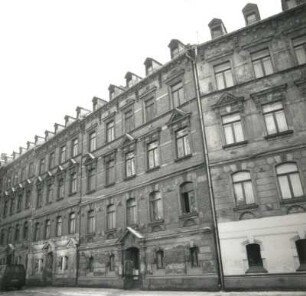 Reichenbach (Vogtland), An der Hutleite 2. Wohnhaus (1867/1900). Straßenansicht
