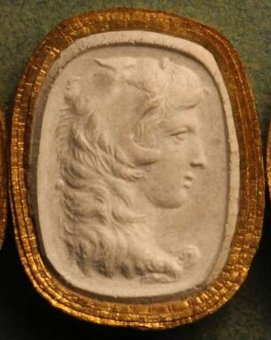 Profilkopf der Omphale, mit der Löwenhaut bekleidet (Daktyliothek, Erstes Mythologisches Tausend)