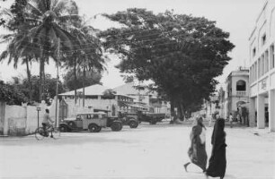 Straße in Tanga : Blick über eine Straße in Tanga.