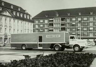 Fahrbücherei der Stadt- und Bezirksbibliothek : Sattelschlepperausführung H 6, Fahrbücherei, Dresden