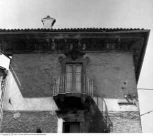 Fenster mit Balkon