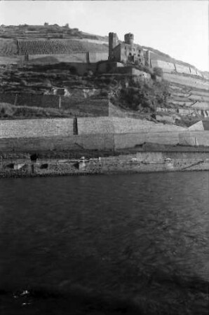 [bei Rüdesheim: Burg Ehrenfels]