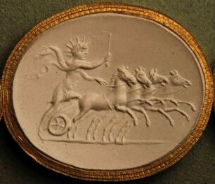 Phöbus auf seinem mit vier Pferden bespannten Wagen (Daktyliothek, Erstes Mythologisches Tausend)