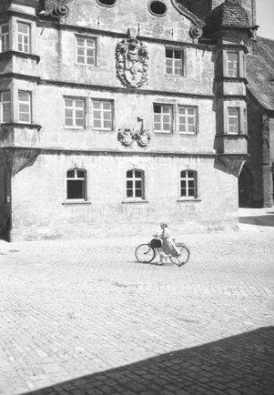 Wolframs-Eschenbach: Haus und Wappen [Rathaus]