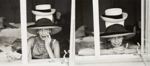 Die Moderedakteurin bei Mademoiselle Pat Peterson