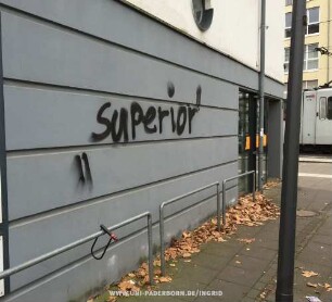 "superior"