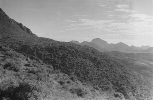 Die rote Tuff Terrasse bei Adwa : Die rote Tuff Terrasse an der "Amba Solodá" bei Adwa.