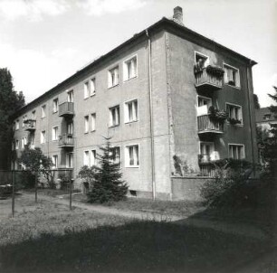 Dresden-Trachau. Wohnsiedlung der Gewobag (1928/um 1935; H. Richter). Wohnhaus, Aachener Straße 7/7 b. Gartenansicht