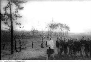 "Jugendleben". Dresden, Jugendgruppe Hechtviertel, Wanderung, 1946/47