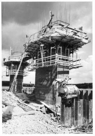 Taubertalbrücke in km 472,227 Betonieren Pfeiler H