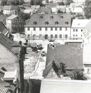 Pegau. Blick vom Rathausturm über die Schlossergasse und den Kirchplatz nach Südwest