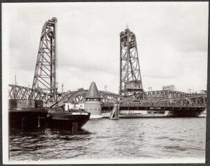 Niederlande, Rotterdam. Eisenbahn-Hubbrücke Koningshavenbrug