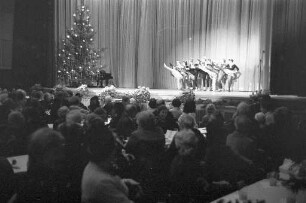 Winterball der Arbeiterwohlfahrt für ältere Menschen in der Stadthalle