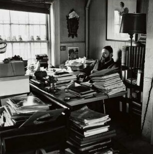 Der Schriftsteller und Kritiker Leo Lerman