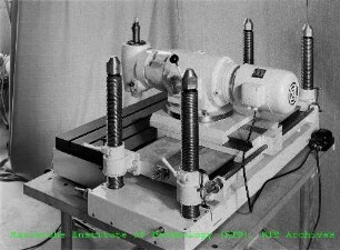 Fernbedienbare Fräsmaschine in der Technischen Abteilung (TA)