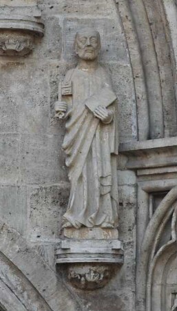 Tympanon mit vier Aposteln — Heiliger Petrus