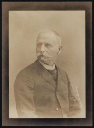 [187]: Porträtaufnahme von Teobert Maler
