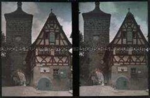 Blick auf das Weinhaus Hirsch am Sieberstor in Rothenburg ob der Tauber