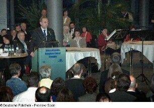 Prof. Hermann Kokenge, Rektor der TU Dresden, bei der Eröffnung "Get together"