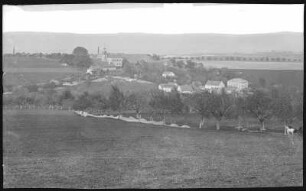 Röhrsdorf. Blick zum Schloss